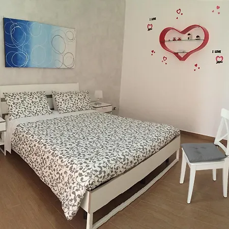 La Rosa Blu 2 Bed & Breakfast 3*